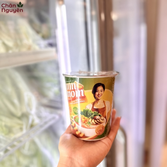 Cháo yến mạch gạo lứt rong biển ăn liền Yum Mom (ly)